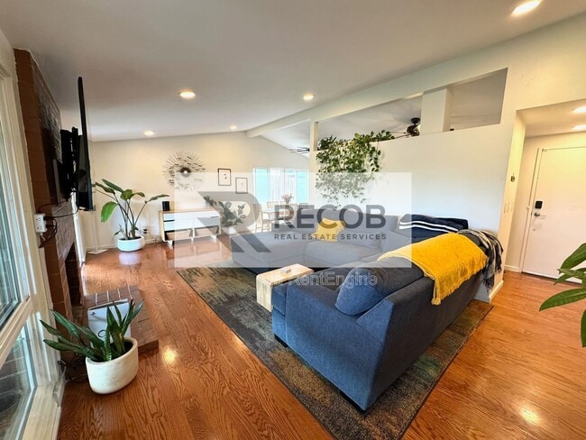 Foto del edificio - 3452 Lockwood Dr
