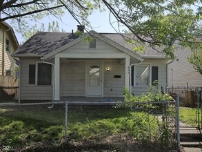 Building Photo - 835 Tecumseh St