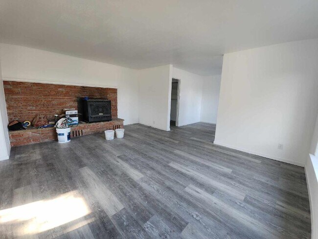 Foto del edificio - 7245 Hwy 99 E