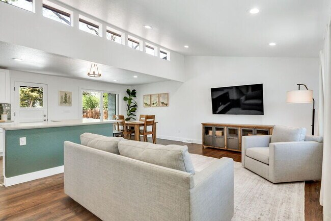 Foto del edificio - 6029 Oak St