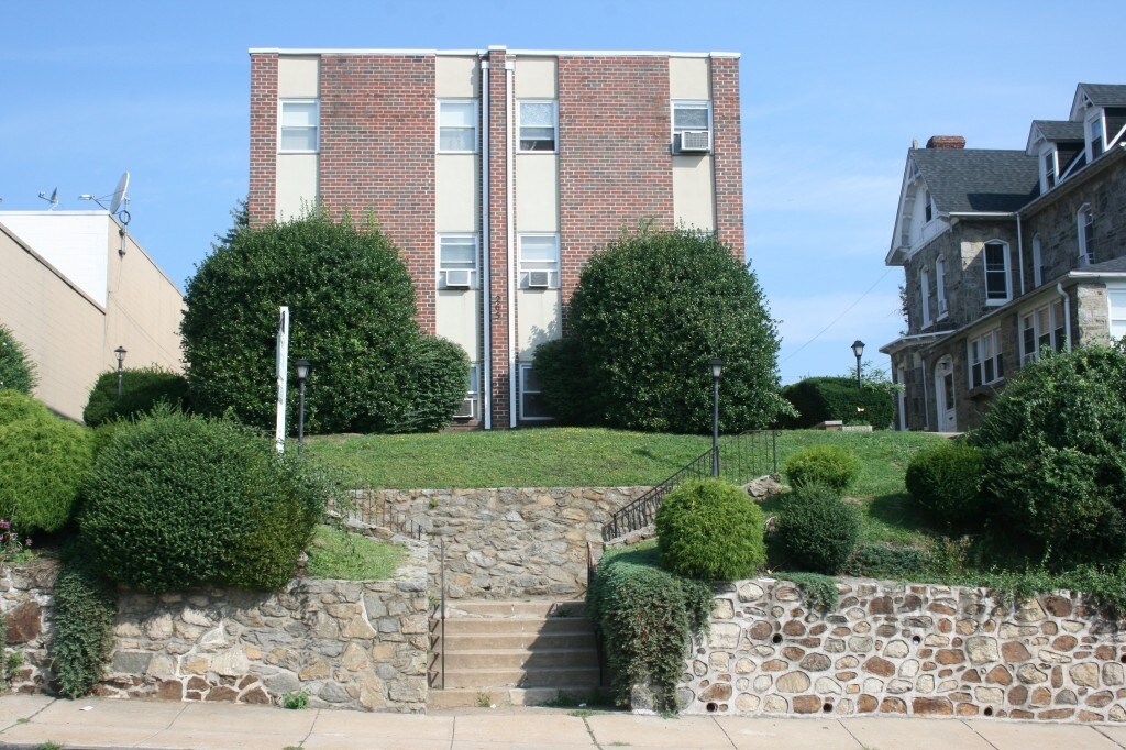 Primary Photo - 265 W Baltimore Ave