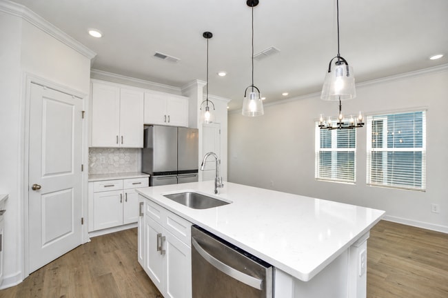 Building Photo - 266 Tiger Lily Dr