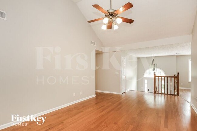 Building Photo - 1480 Royale Castle Drive