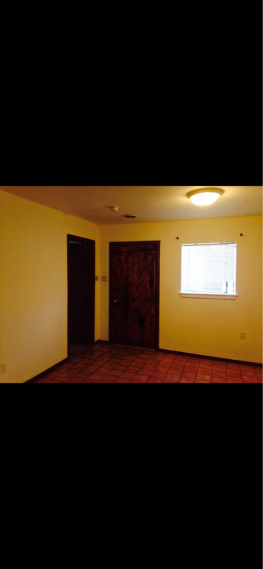 Building Photo - 1522 Cochiti St