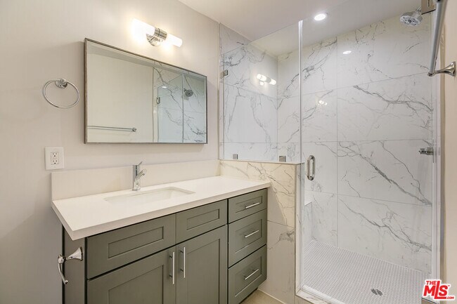 Foto del edificio - 2232 W 24th St
