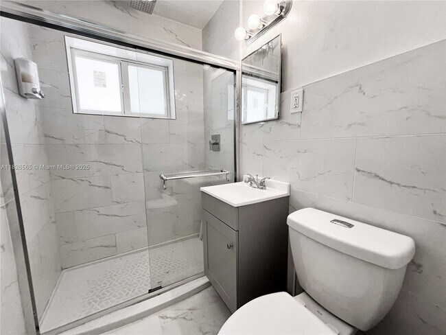 Foto del edificio - 1633 SE 5th Ct