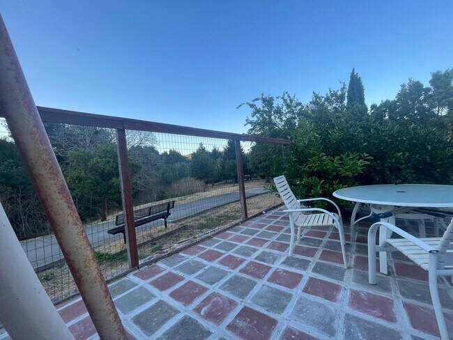 Foto del edificio - 1013 Ridgeview Dr