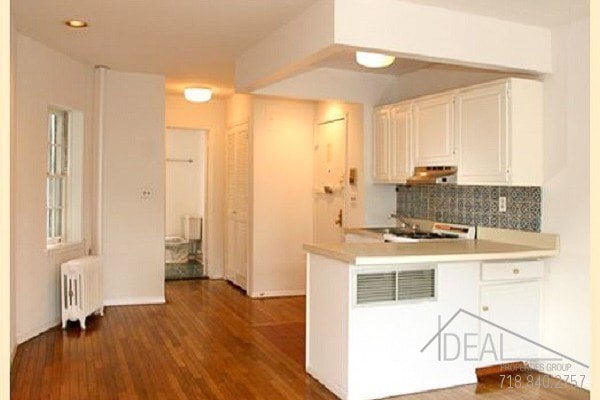 Building Photo - Spacious Studio Apartment in Upper West Side!