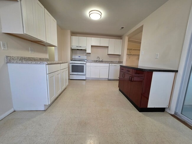 Foto del edificio - Move In Ready 3 Bedroom Home!