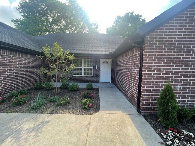 Foto del edificio - 1812 Anthony Dr