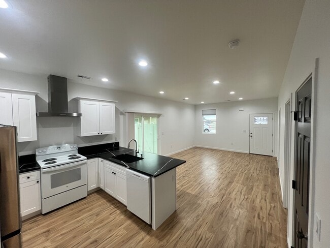 Foto del edificio - 119 Grant Dr