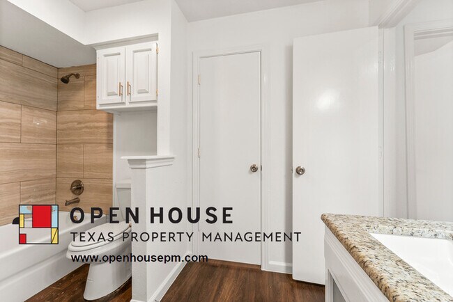 Building Photo - 810 Rivercrest Blvd, Allen