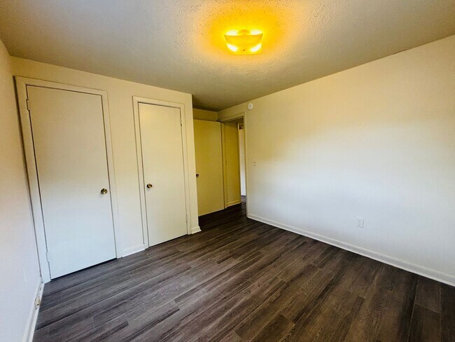 Foto del edificio - 1605 Lark Ln