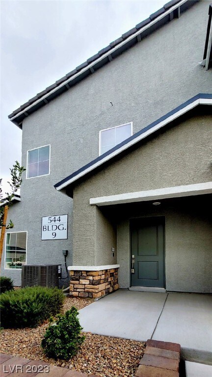 Building Photo - 544 Teovani St