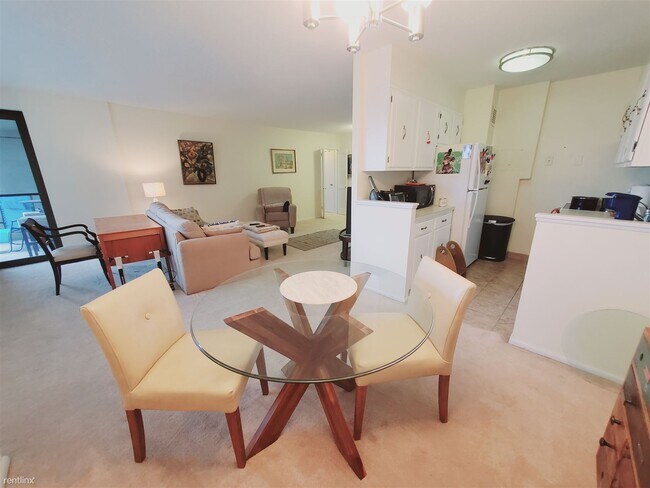 Foto del edificio - 1 br, 1 bath Condo - 44 Strawberry Hill Av...