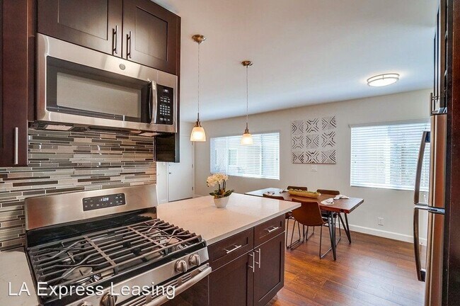 Foto del edificio - 629-633 W Hyde Park Blvd