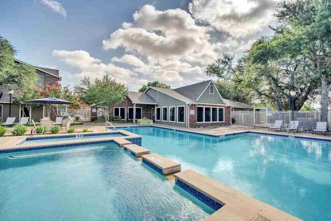 Highland Park - 5836 Highland Park Dr Fort Worth, TX 76132