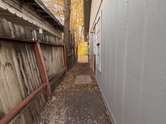 Building Photo - Bright & Inviting 2-Bedroom Duplex in a Highly Desirable Central Location