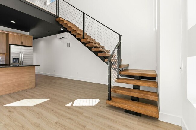 Foto del edificio - 410 E 16th St