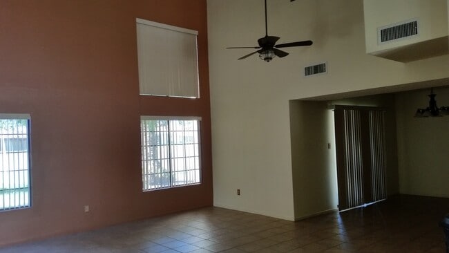 Foto del edificio - Mesa Del Sol 2 bedroom Condo for rent