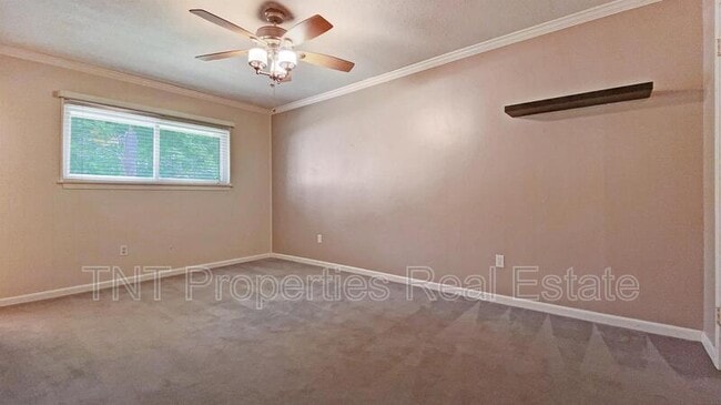 Foto del edificio - 1201 Neal Pickett Dr