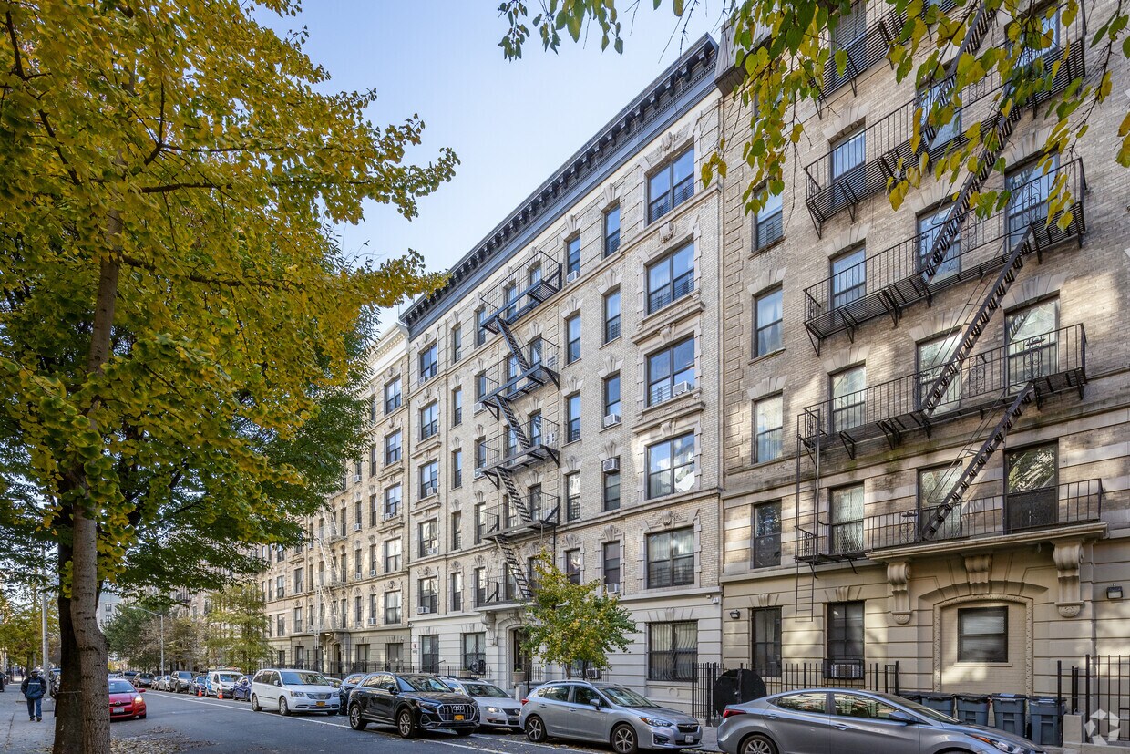 Primary Photo - 226-228 W 111th St