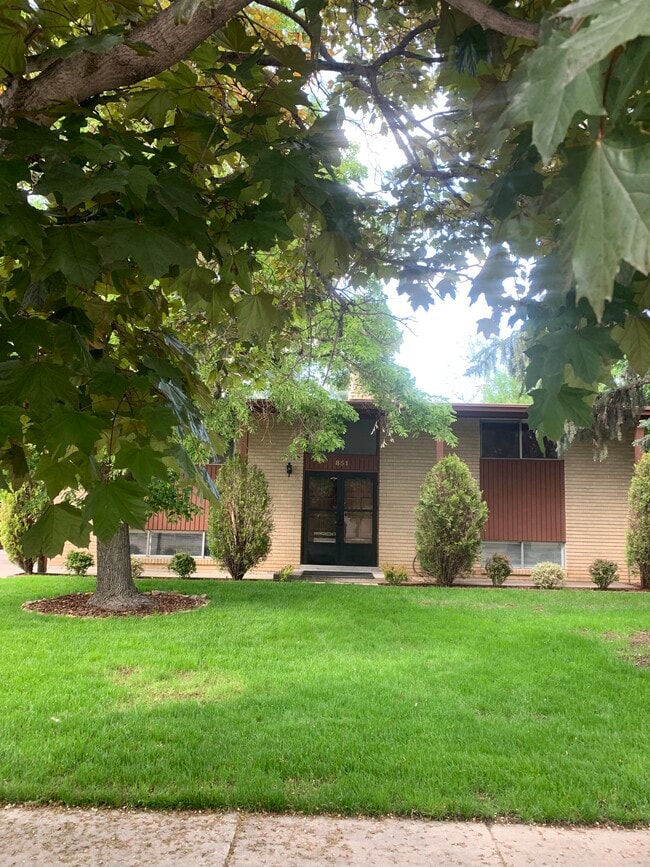 Building Photo - 851 E Newbold Cir