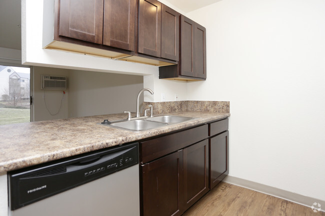 Cocina con acero inoxidable | Apartamentos Waterchase | Cerca de los apartamentos Grand Rapids - Waterchase Apartments