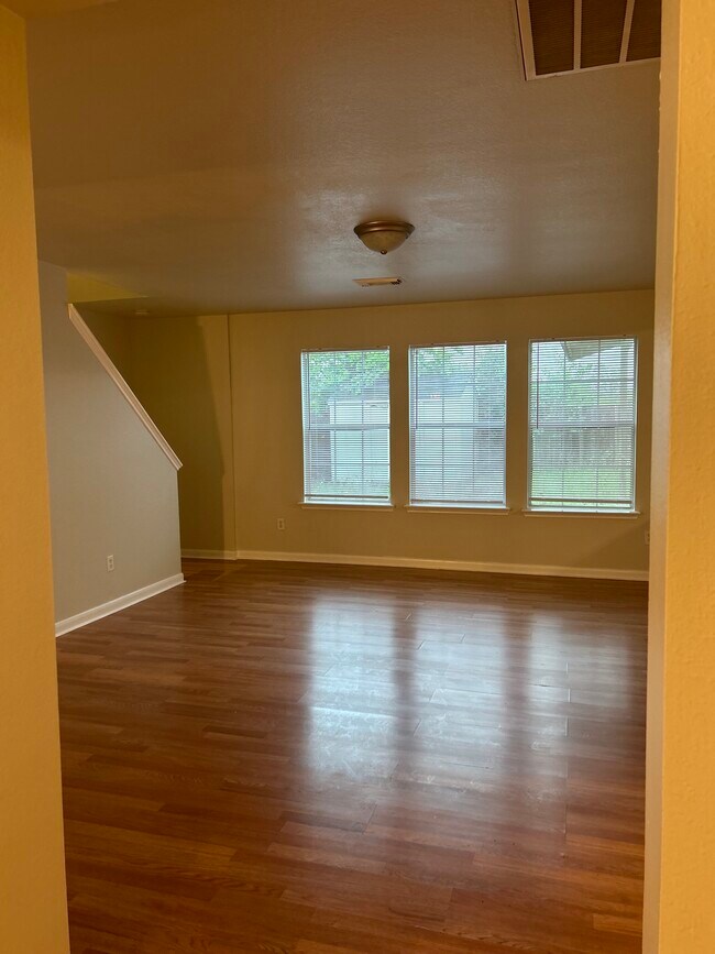 Building Photo - 13611 Clarks Fork Dr