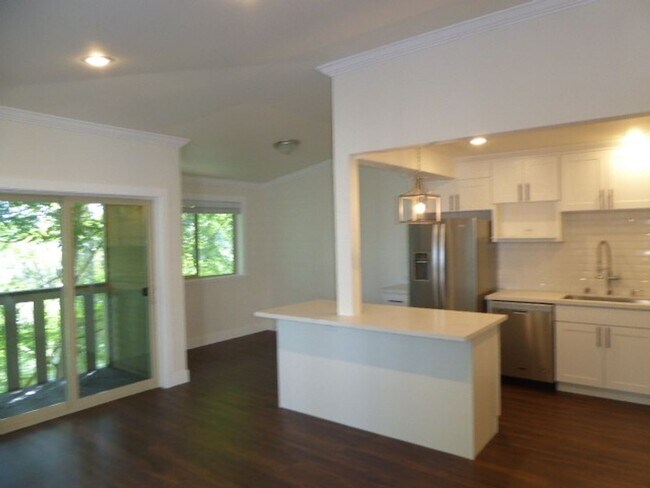 Foto del edificio - Charming 1 Bed 1 Bath Condo in Kenmore