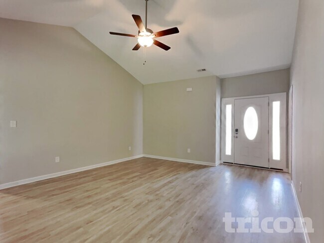 Foto del edificio - 232 Whetstone Dr