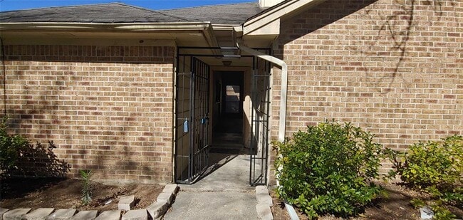 Building Photo - 10822 Lynbrook Dr