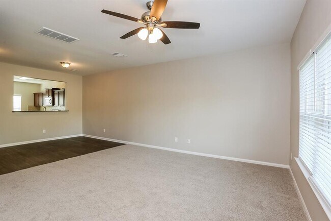 Building Photo - 15939 Newport Pl