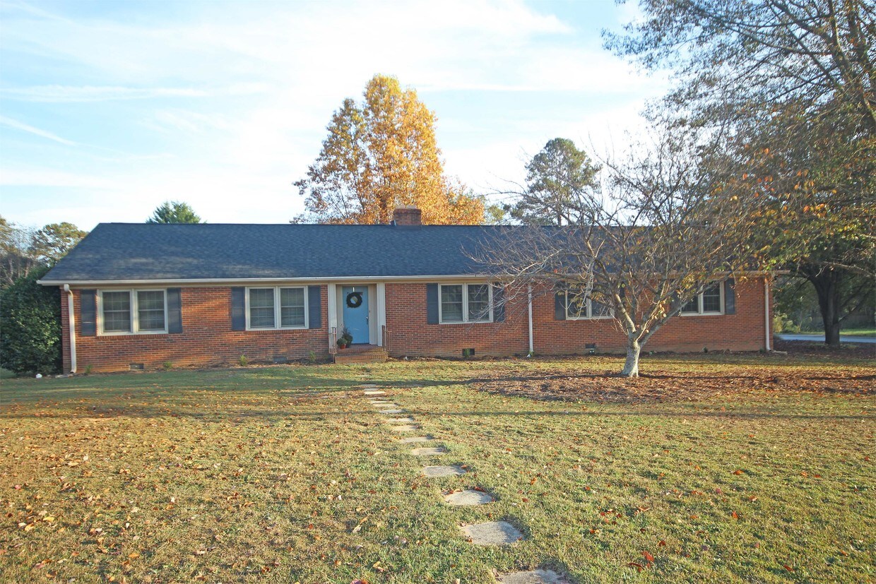 Primary Photo - 117 Yorkshire Dr