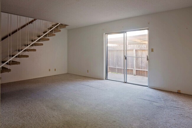 Living Room - 1810 Rosemary Ave