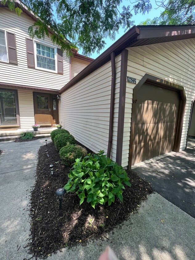 Foto principal - 9672 E Idlewood Dr