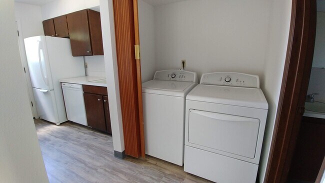 Foto del edificio - 600 SW Crestview St