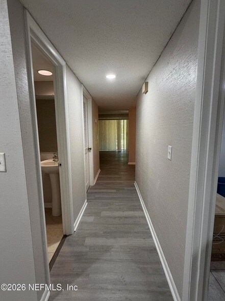 Building Photo - 396 Regency Wood Dr