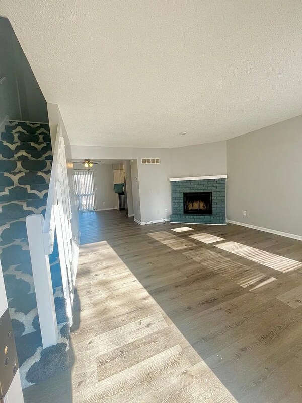Foto del edificio - 403 NE Highland Ln