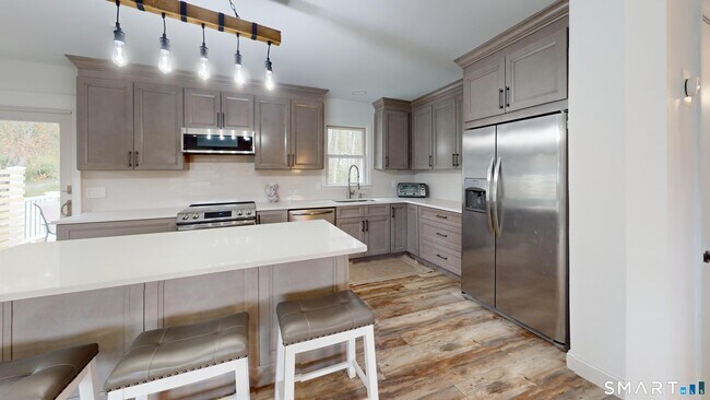 Foto del edificio - 29 Deer Ridge Rd