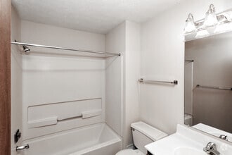 1BR, 1BA - 645 SF - Basswood Apartments