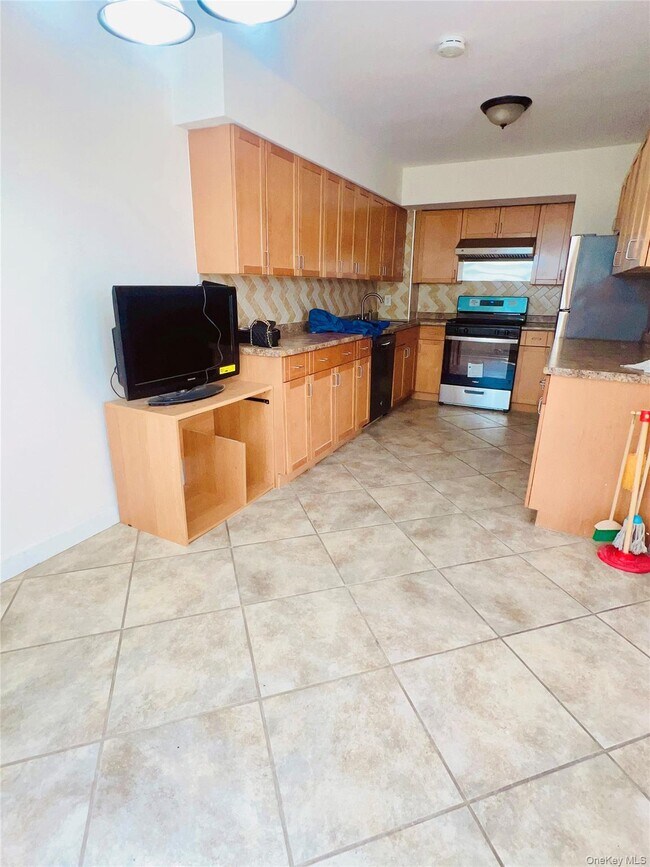 Foto del edificio - 61-50 219th St