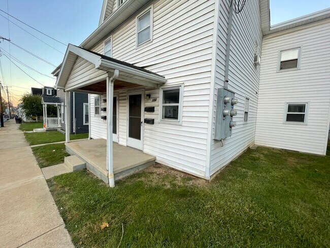 Building Photo - 148 N Church St