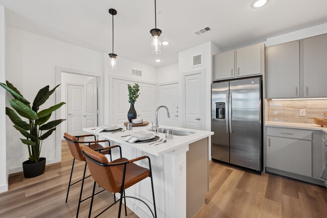 Building Photo - View at Estancia