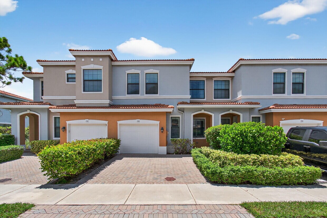 Foto principal - 130 Astor Cir