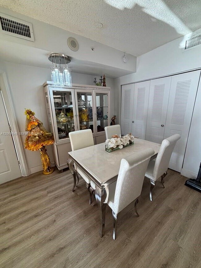 Foto del edificio - 5077 NW 7th St