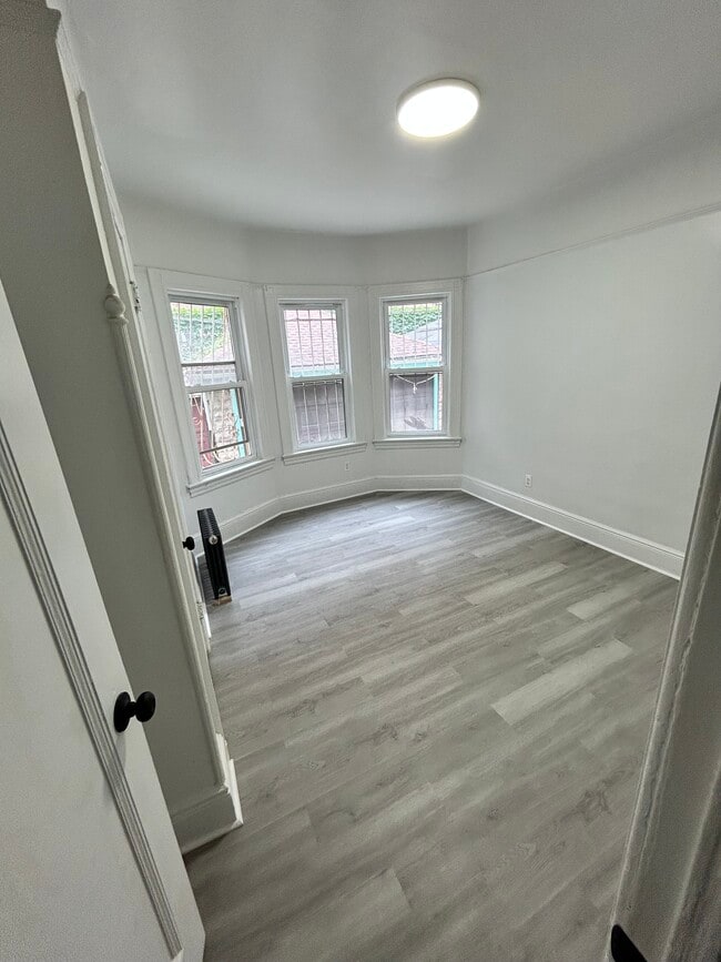 Bedroom - 607 E 17th St