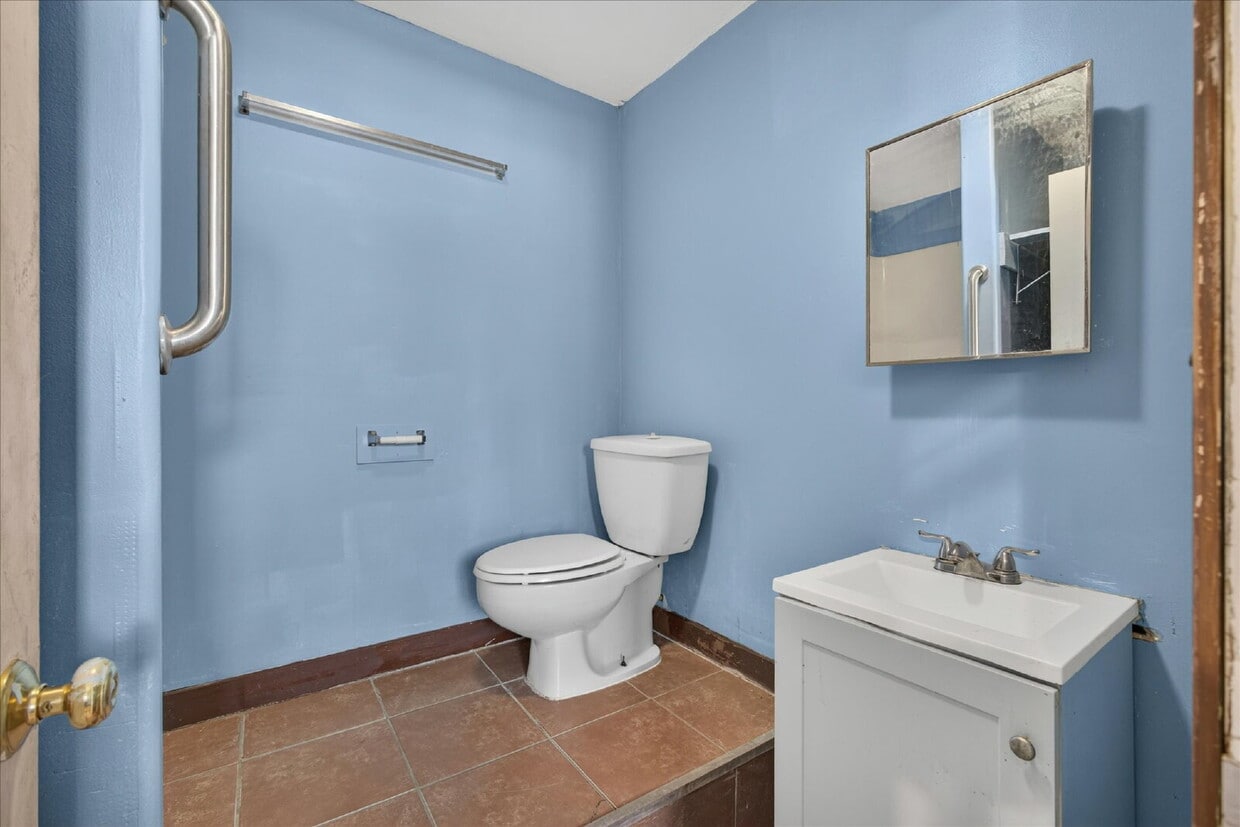 Affordable Studio Living with All Bills Paid! $19.00 Application Fee Limited-Time Special: Move ... - Affordable Studio Living with All Bills Paid
Limited-Time Special: Move In by June 30, Get $350 O...