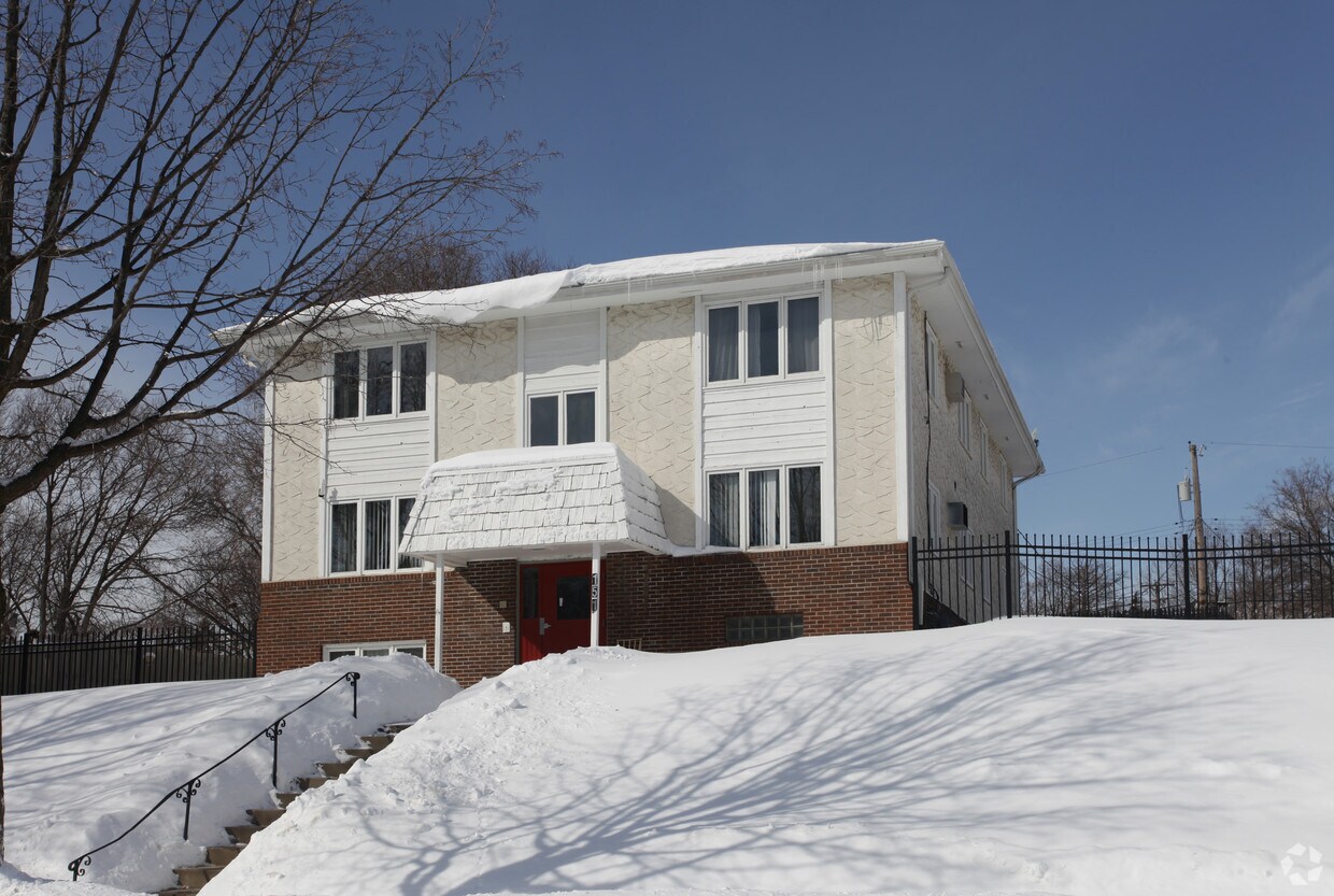 151 Cedar Lake Rd N, Minneapolis, MN 55405 Apartments in Minneapolis