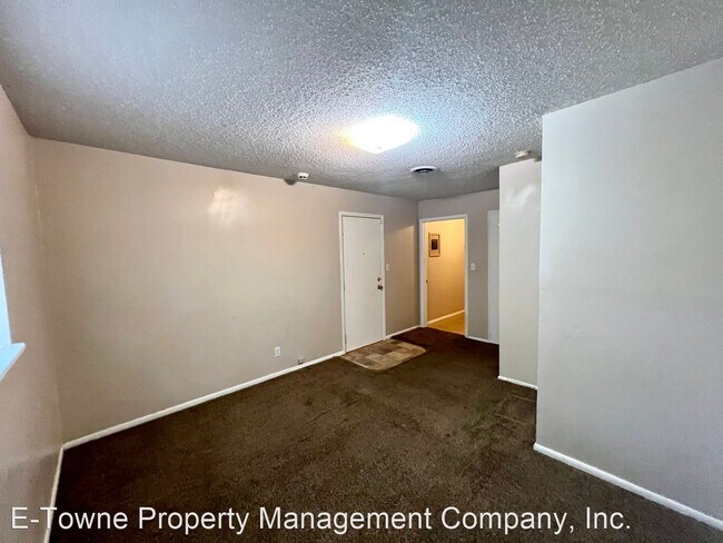 Building Photo - 2 br, 1 bath House - 122 E. York